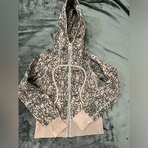 Lululemon size 2 scuba in great used condition.